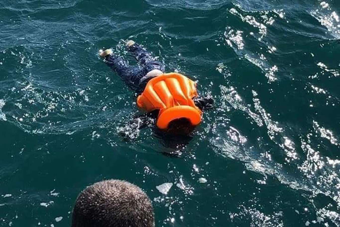 Filistin, Lübnan ve Suriyeli göçmenleri taşıyan tekne battı: En az 34 ölü Filistin, Lübnan ve Suriyeli göçmenleri taşıyan tekne battı: En az 34 ölü